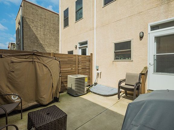 5th image of 2321 E Thompson St