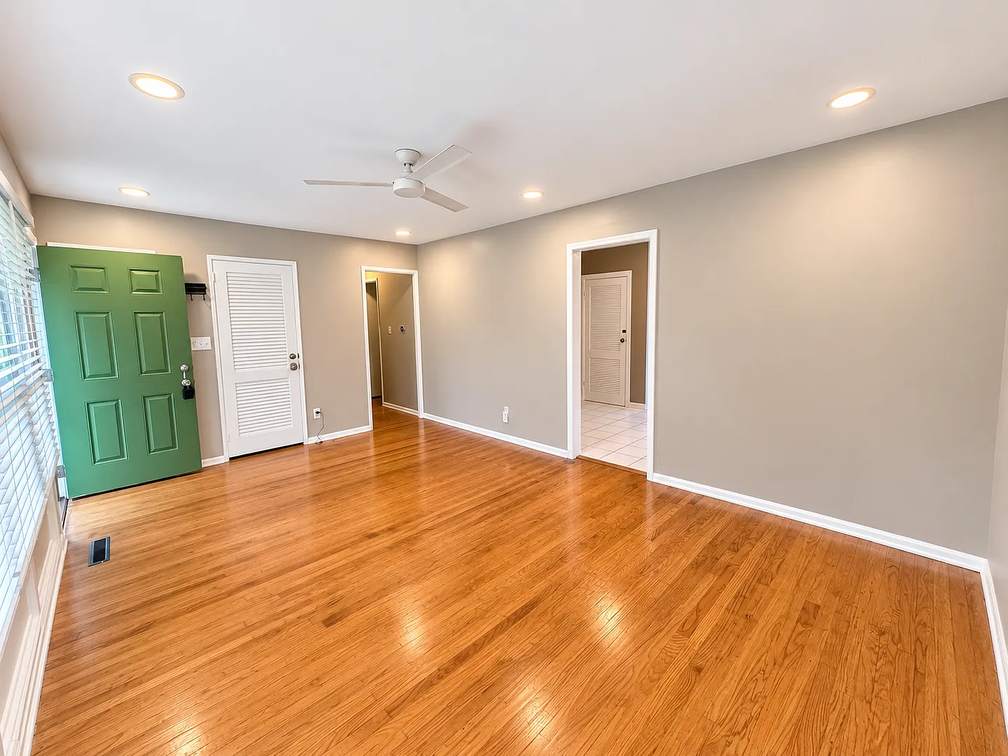 Charming 3-Bedroom Ranch in the Heart of Jeffersontown! — Photo 4