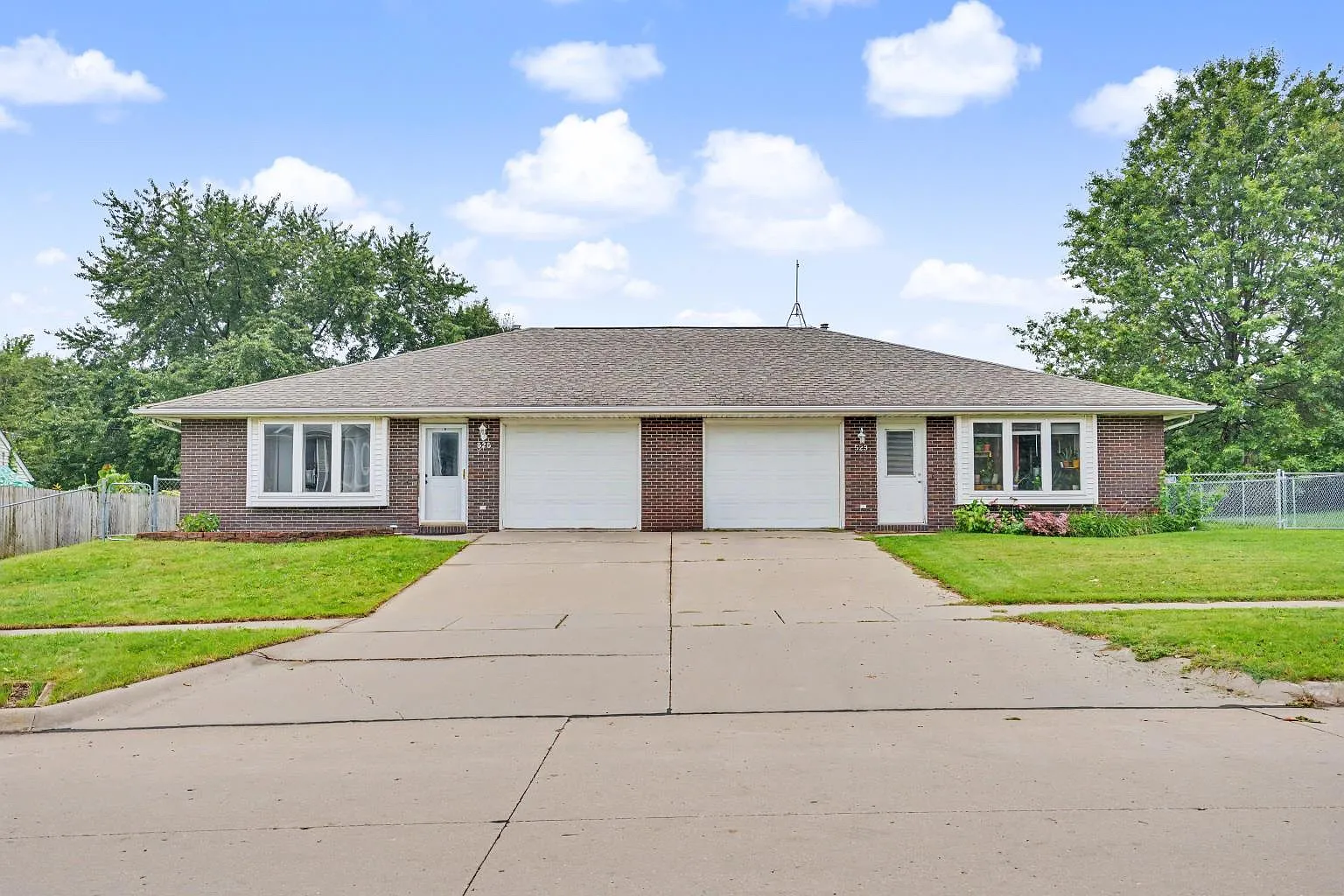 525 Augusta Circle — Photo 2