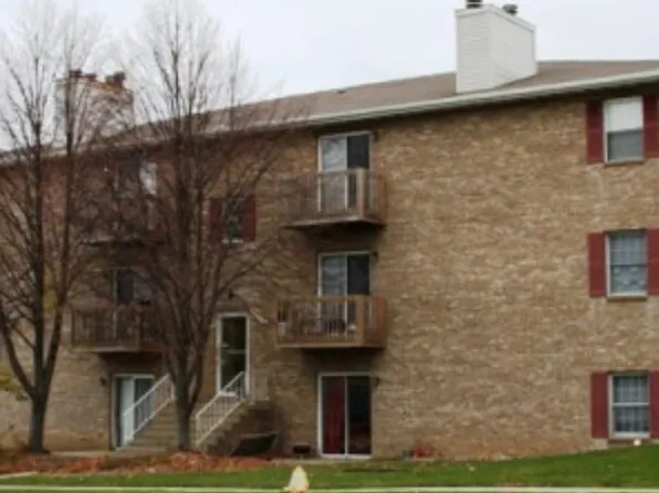 3002 Clearwater Ave, Bloomington, IL 61704