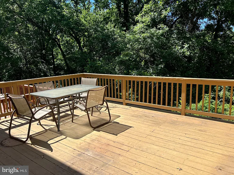 2915 Mozart Dr — Photo 5