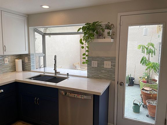 5th image of 434 Galleria Dr APT 8