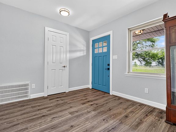 5th image of 379 Hale Rd
