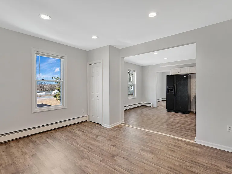 19 Maple Ave #19A — Photo 7
