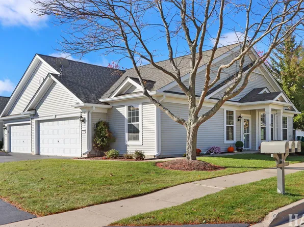 14089 Moraine Hills Dr, Huntley, IL 60142