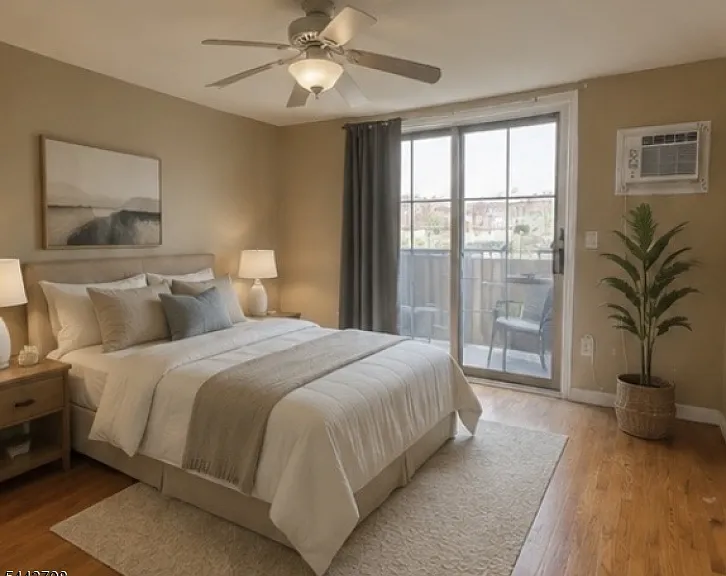 208 Astor St — Photo 4