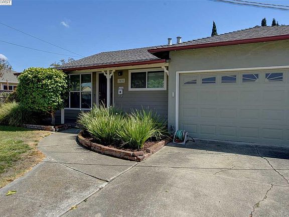 3rd image of 3835 Carmel Way