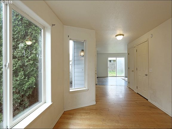 2nd image of 430 SE 12th Ave
