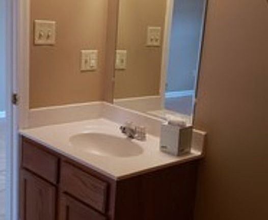 3rd image of 112 Mallory Ct APT 1