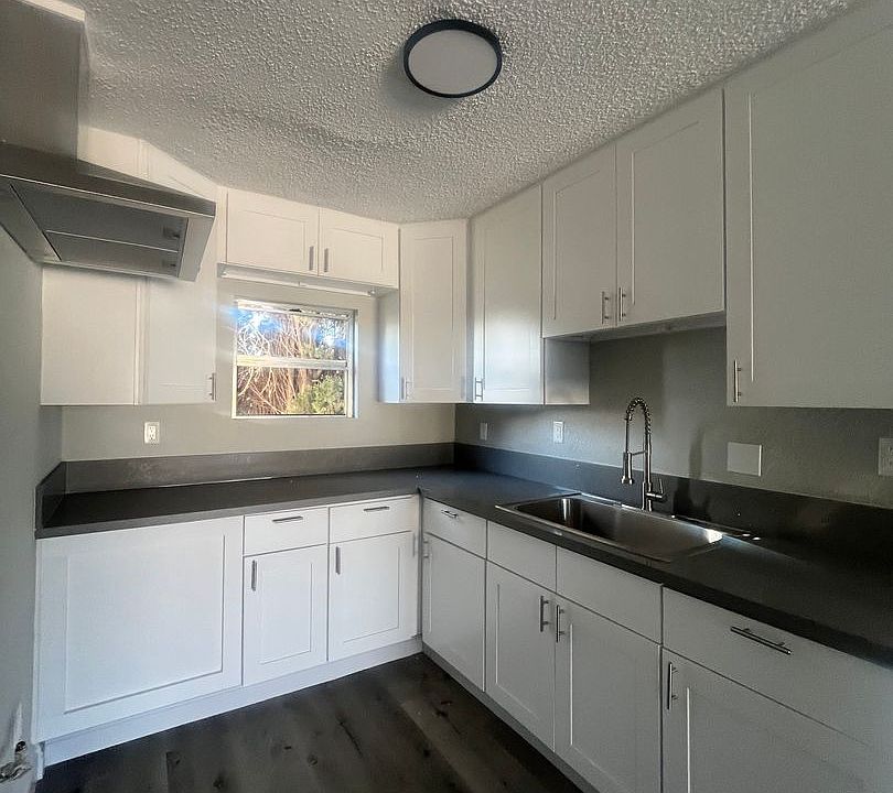 1st image of 832 W 84th St APT 8
