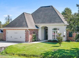 67170 Diamondhead Dr E, Diamondhead, MS 39525