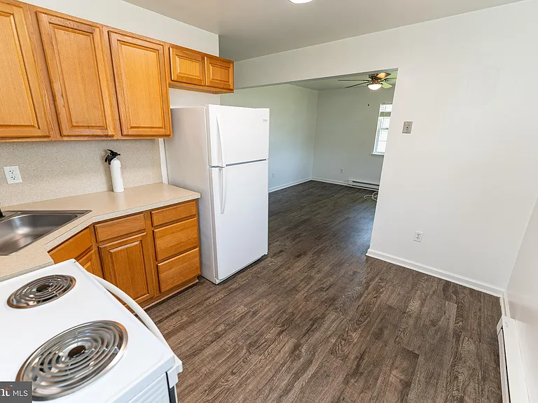 30704 Hampden Ave — Photo 12