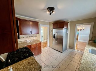 20 Washington Ave #1, Waltham, MA 02453