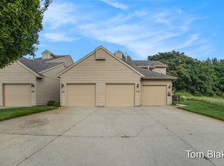 1379 W Harbour Towne Cir, Muskegon, MI 49441