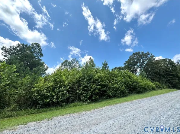 4166 Hidden Acres Dr, Louisa, VA 23093