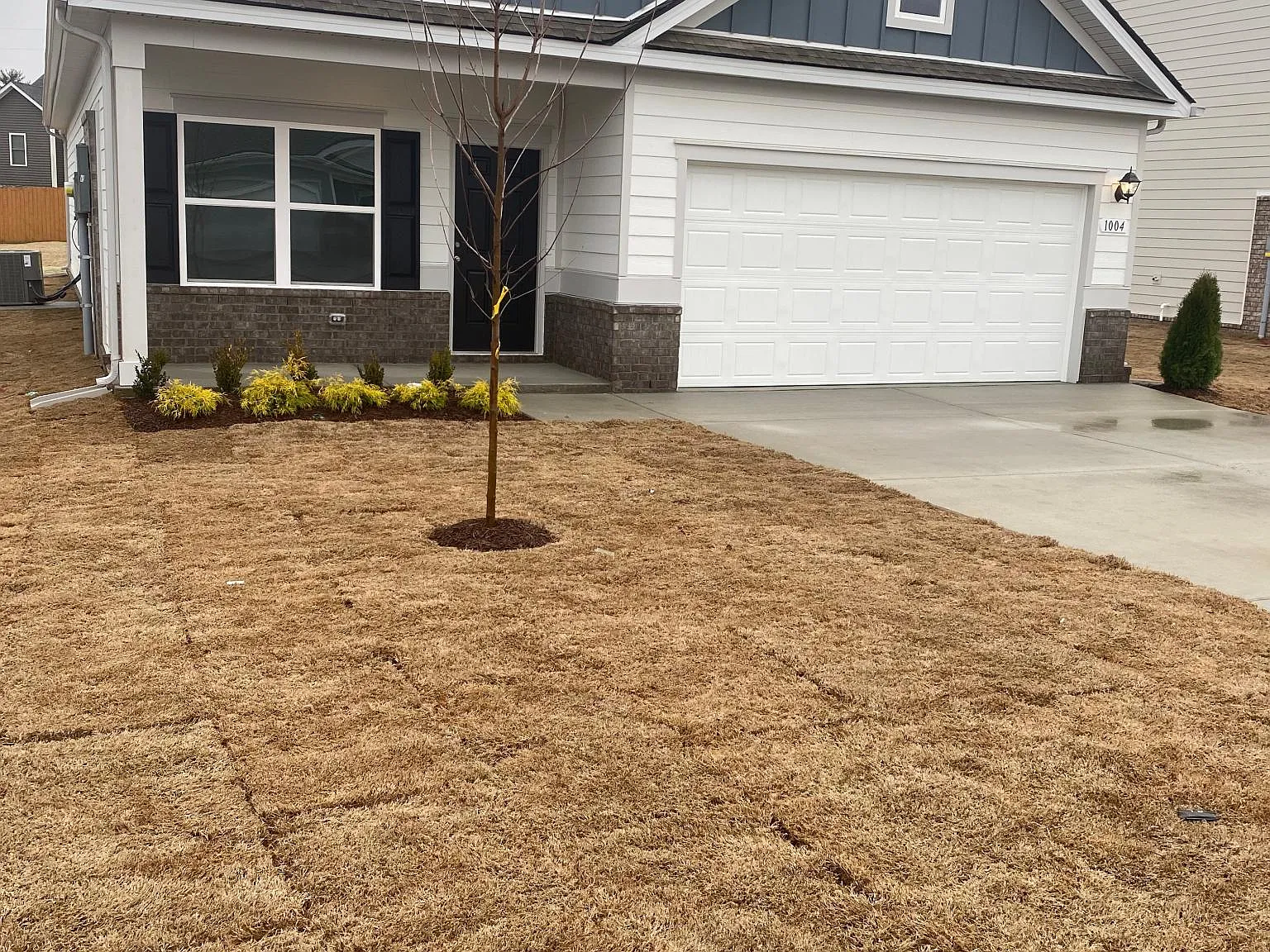 1004 Village Ct — Photo 1