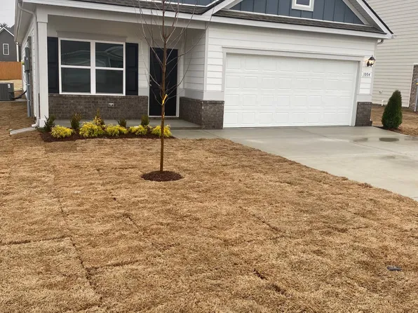 1004 Village Ct, Burns, TN 37029