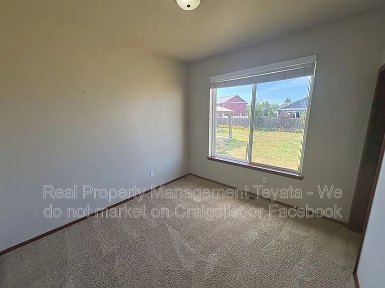 4884 Dory Ct — Photo 17