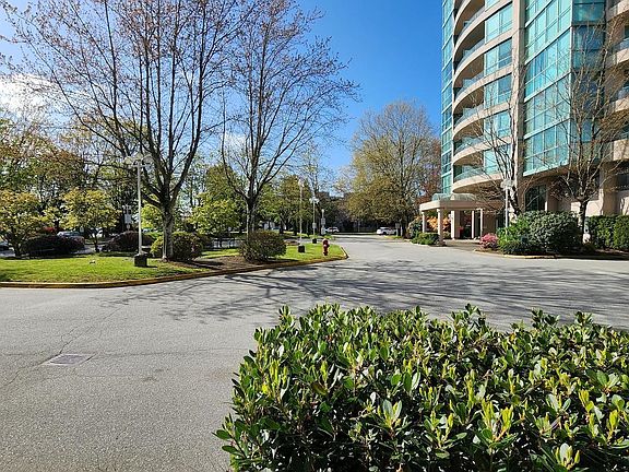 3rd image of 8831 Lansdowne Rd #503