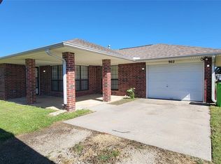 902 E Atlanta St, Okemah, OK 74859