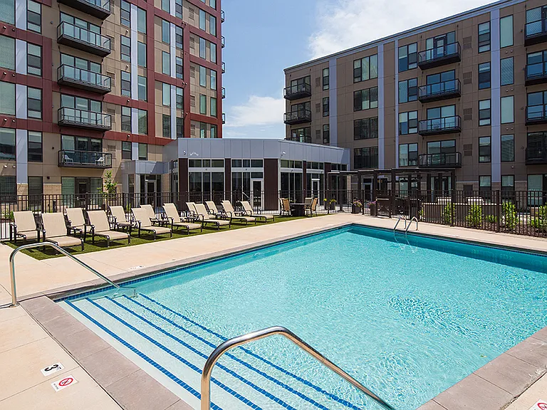 One Southdale Place — Photo 7