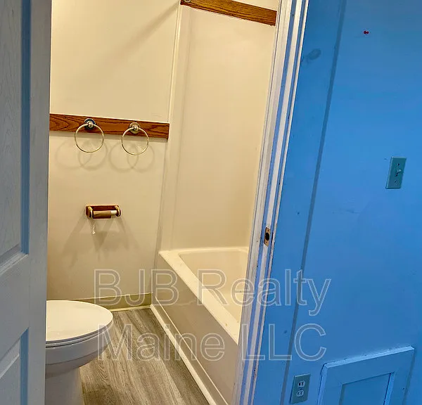 596 Preble St #4 — Photo 11