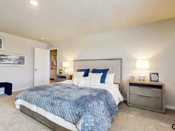 8912 N 166th St, Bennington, NE 68007