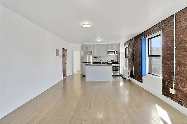 Rented by Avenues Real Estate | media 6