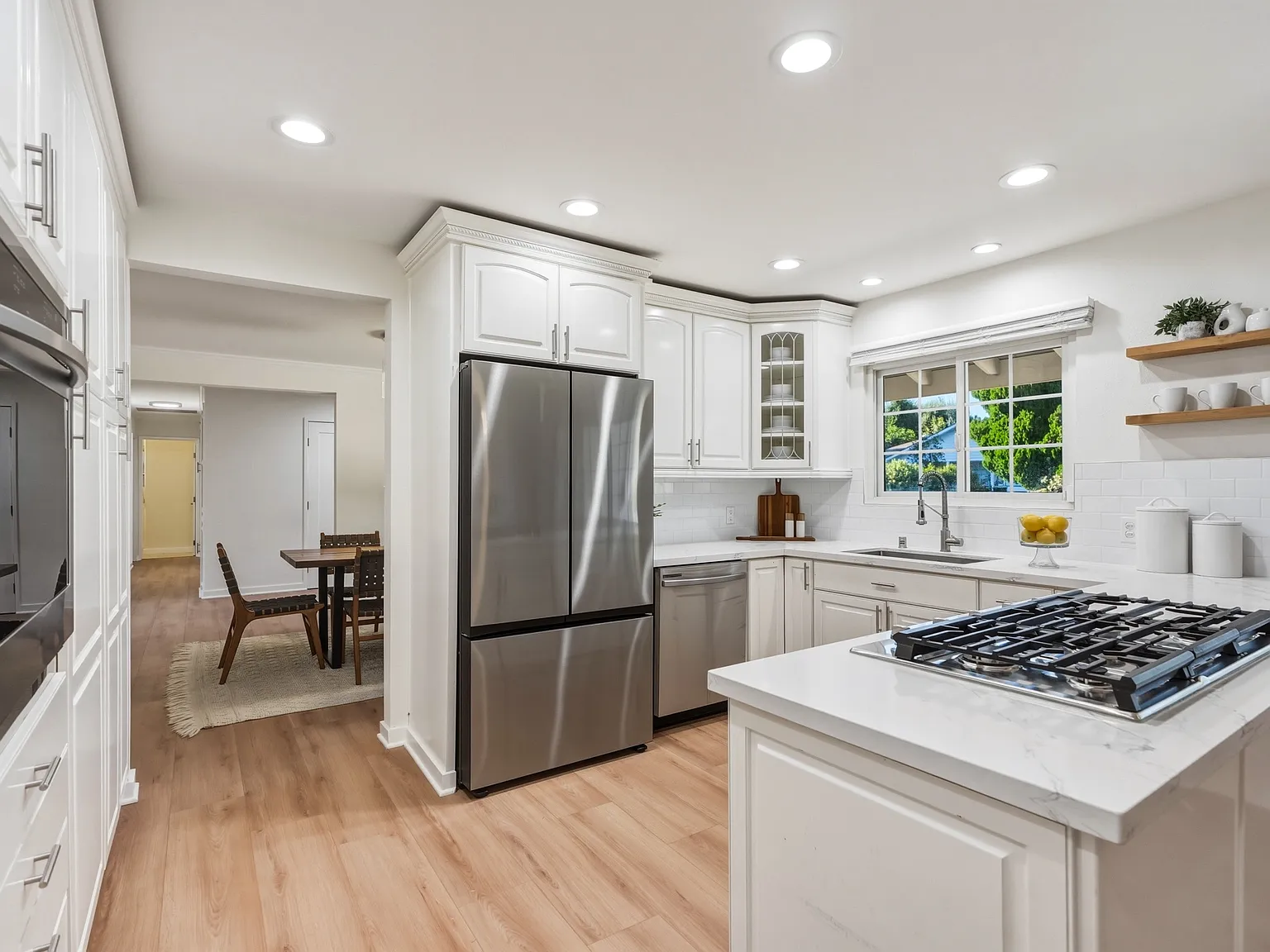 20358 Strathern St — Photo 4