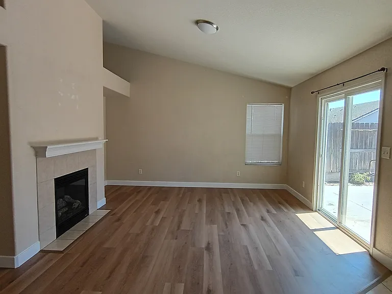 2103 W Little Sandy Dr — Photo 3