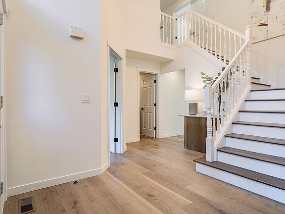 2nd image of 23317 SE 26th Pl