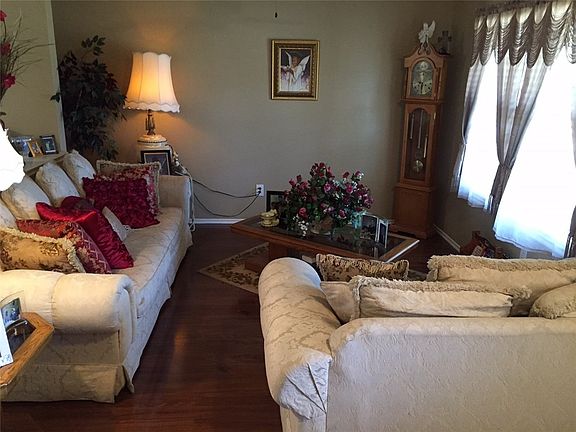 3rd image of 1450 Hedgewood Trl