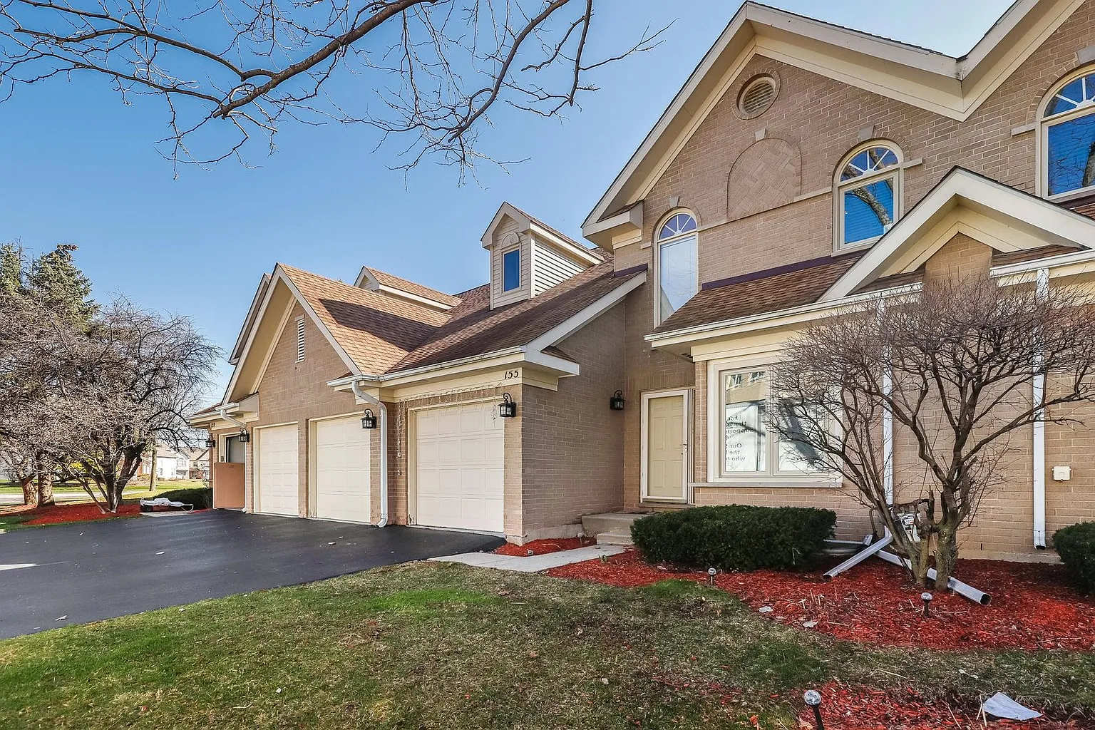 155 Manchester Dr photo 1