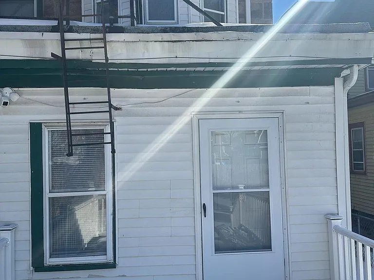 23 S Dean Ave — Photo 33