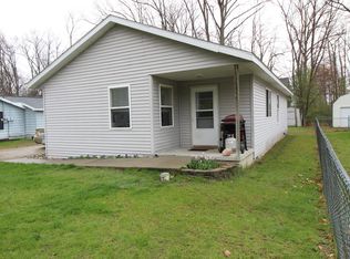 106 Hardwood Ave, Houghton Lake, MI 48629