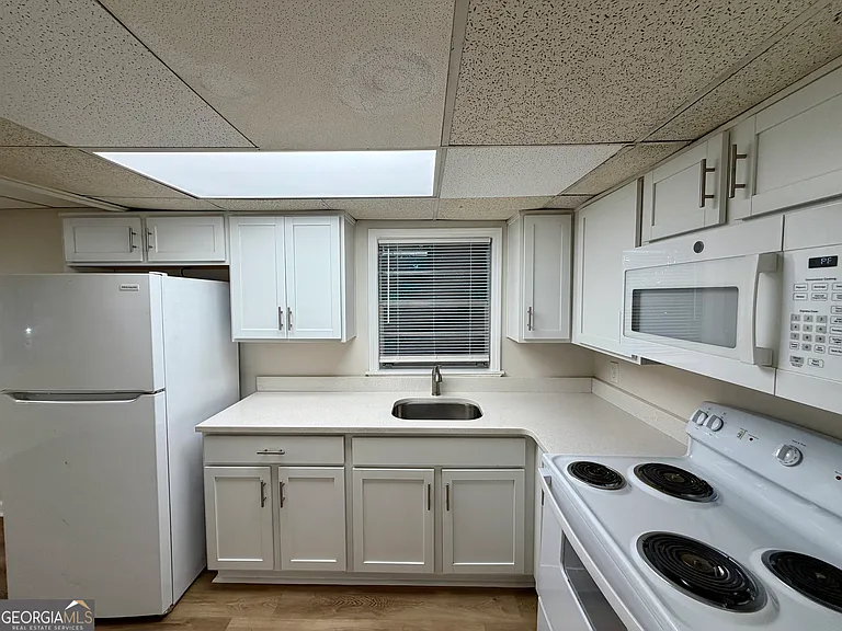 1329 Watts Rd #B — Photo 5