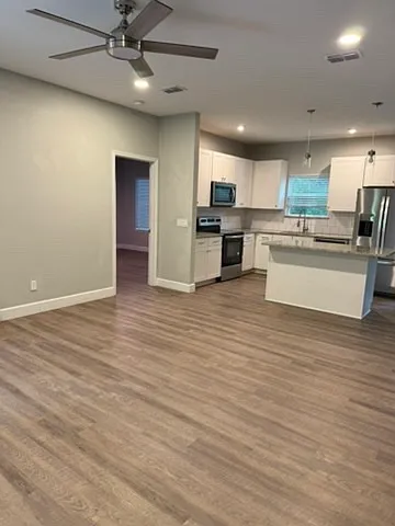 4 bed, 1852 sqft, $2,550 — Photo 3