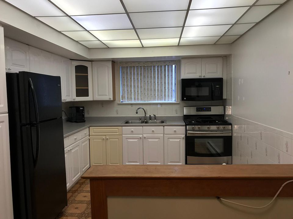 1st image of 7915 153rd Ave APT 3