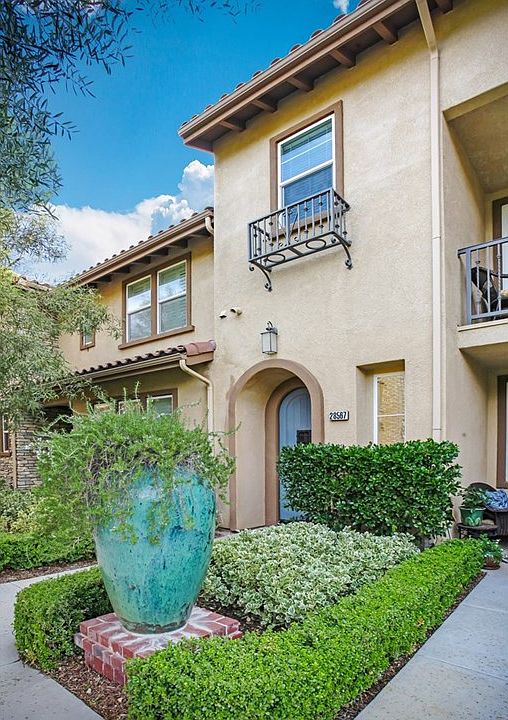 1st image of 28567 Herrera St