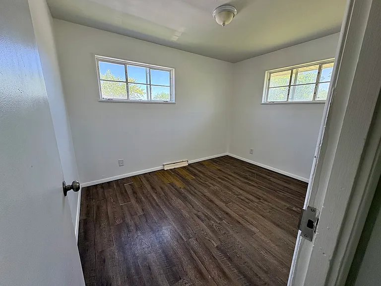 5547 Holborn Dr — Photo 10