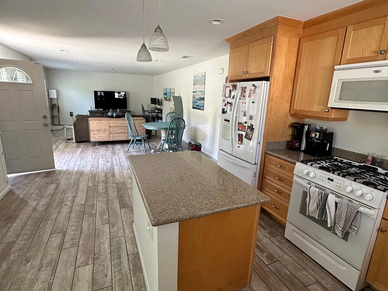 655 Ida Ave — Photo 1