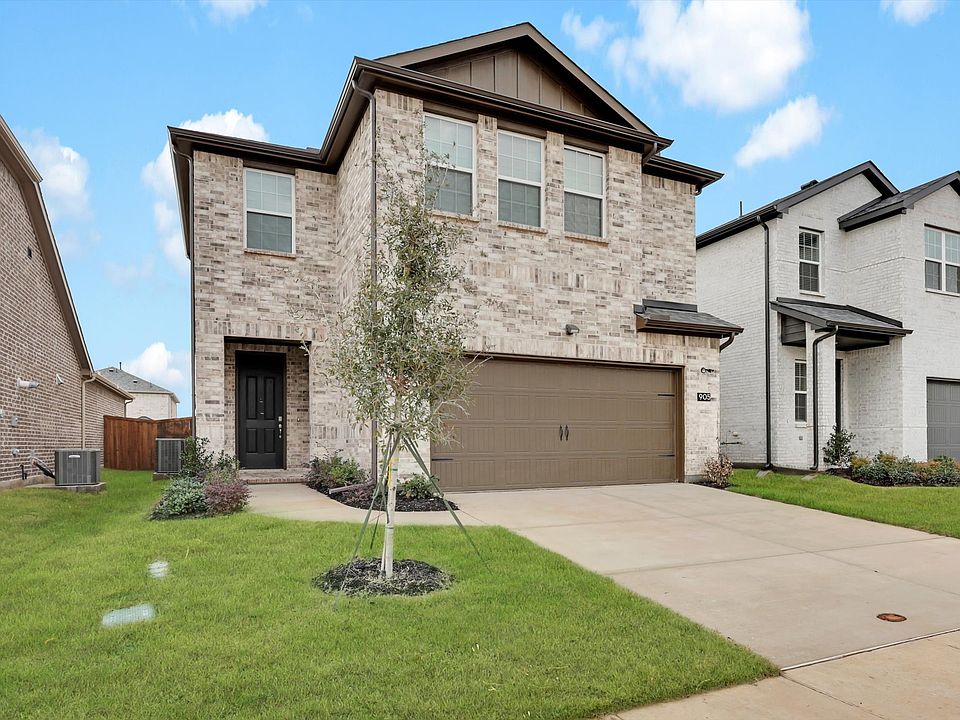 1st image of 905 Portina Dr