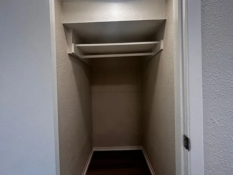Oak Park Apartments — Photo 61
