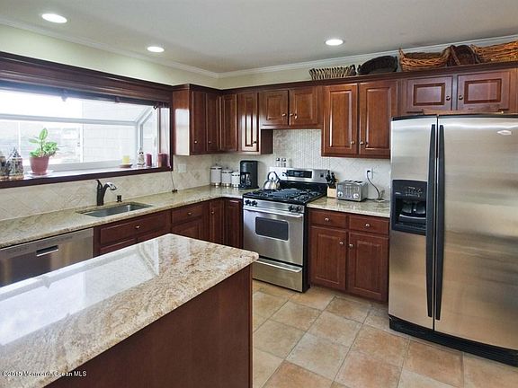 3rd image of 1266 Ocean Ave Unit 16