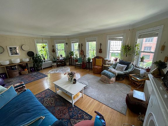 3rd image of 7351 N Winchester Ave APT 2