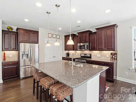 5th image of 150 Black Mountain Dr