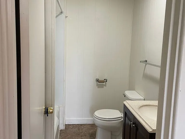 604 NW 4th St — Photo 5