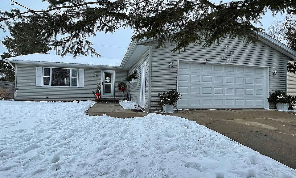 1st image of 1377 Pinehurst Ln
