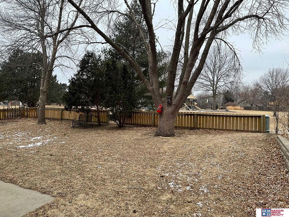 2nd image of 5607-5609 S 38th St