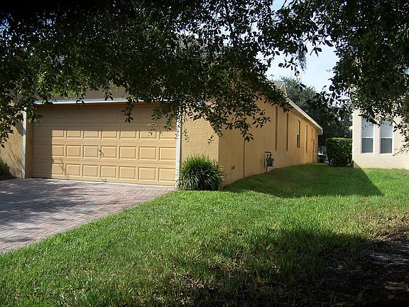 TWO CAR GARAGE REAR ENTRY